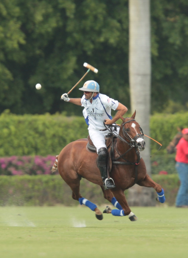  Photos- Coca-Cola beats Valiente 10-7